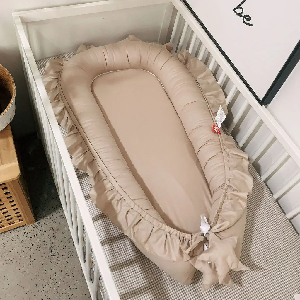 Tragbares Babybett – Abnehmbares Schlafnest  mit Baumwollmatratze und Kissen