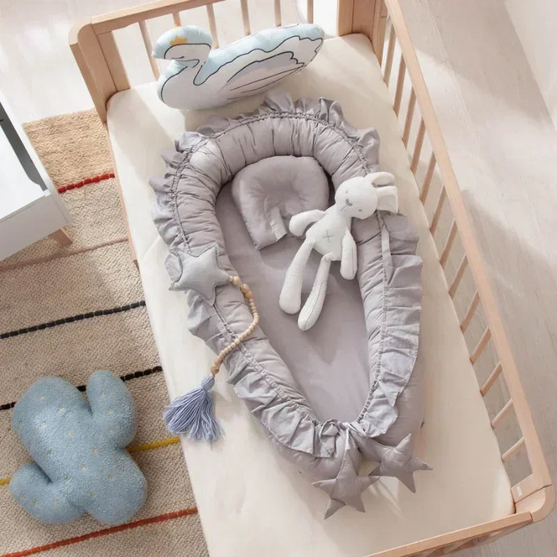 Tragbares Babybett – Abnehmbares Schlafnest  mit Baumwollmatratze und Kissen